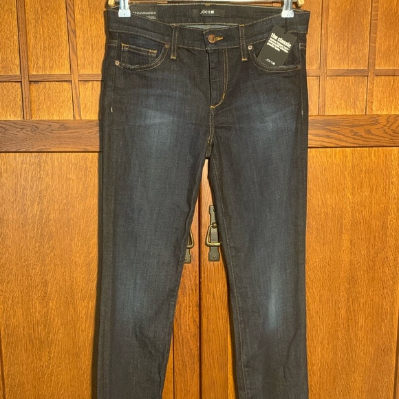 Joe's Jeans Denim - Joes straight leg dark denim jeans. Joe's Jeans Denim - Joes straight leg dark denim jeans.